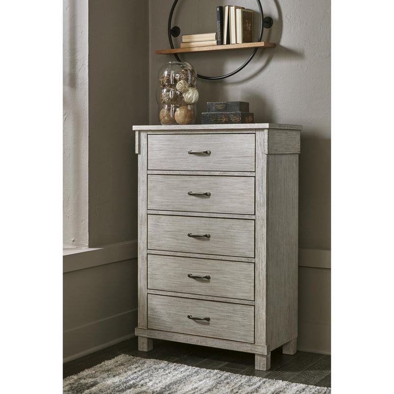 Signature Design by Ashley Hollentown 5-Drawer Chest B434-46 IMAGE 5