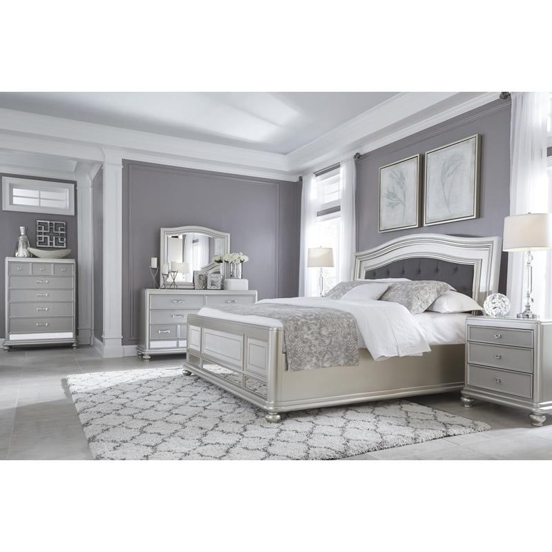 Signature Design by Ashley Coralayne Queen Upholstered Panel Bed B650-157/B650-54/B650-96 IMAGE 3