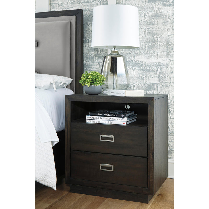 Signature Design by Ashley Hyndell 2-Drawer Nightstand B731-92 IMAGE 4