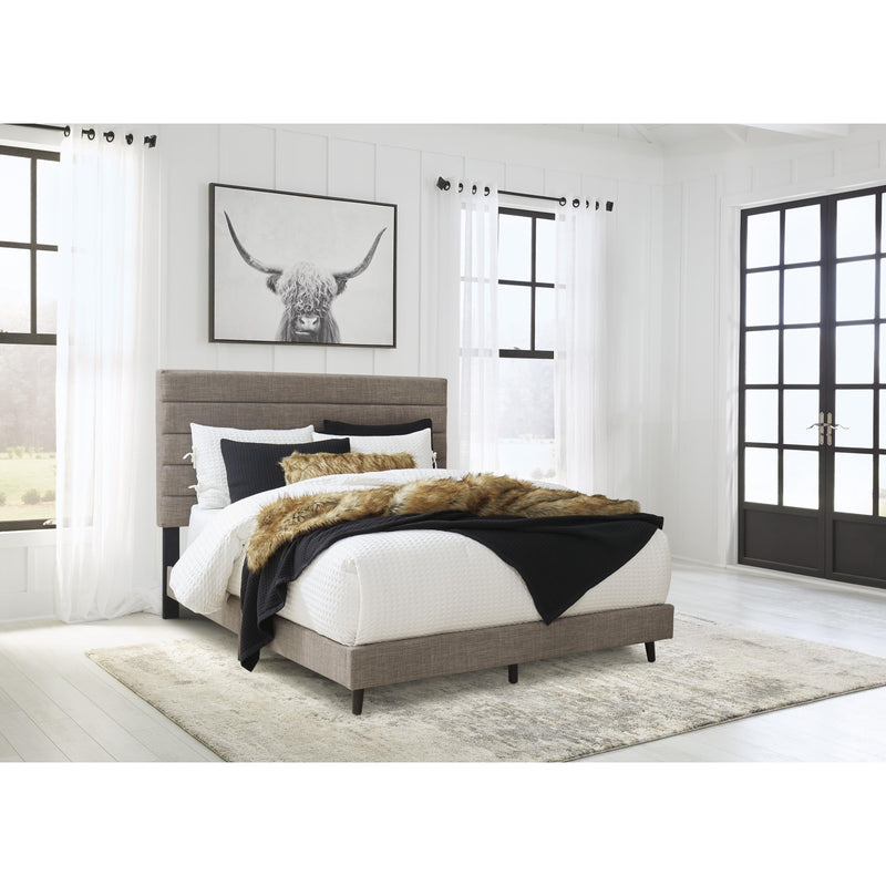Signature Design by Ashley Vintasso Queen Upholstered Panel Bed B089-481 IMAGE 6